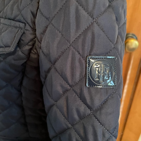Woman’s Tommy Hilfiger quilted jacket Size Medium navy blue - Picture 7 of 12